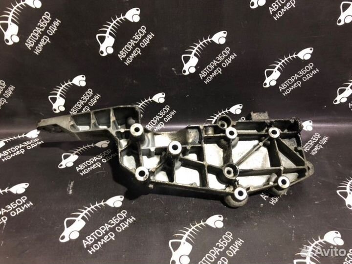 Кронштейн генератора Volvo S60 2.5L B5254T2 2003