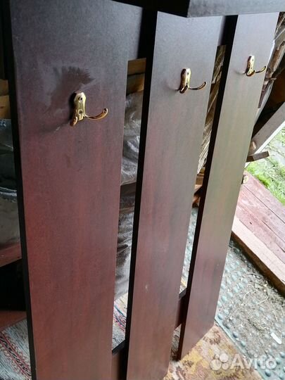 Вешалка настенная