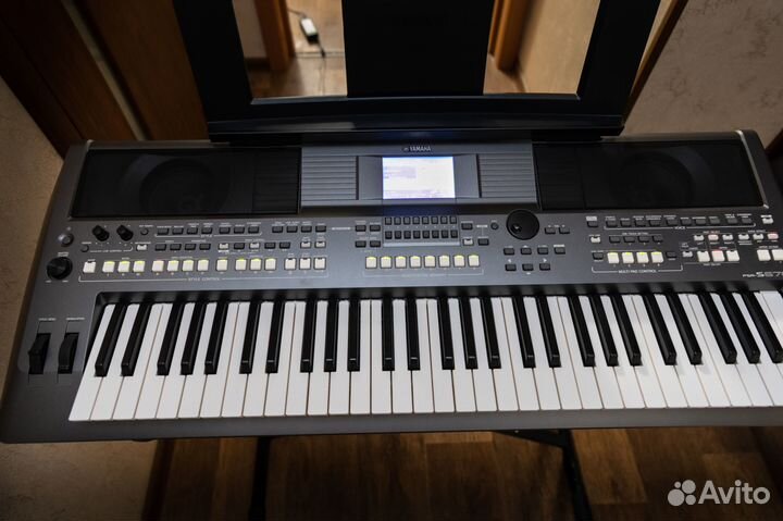 Синтезатор-аранжировочная станция Yamaha PSR-S670
