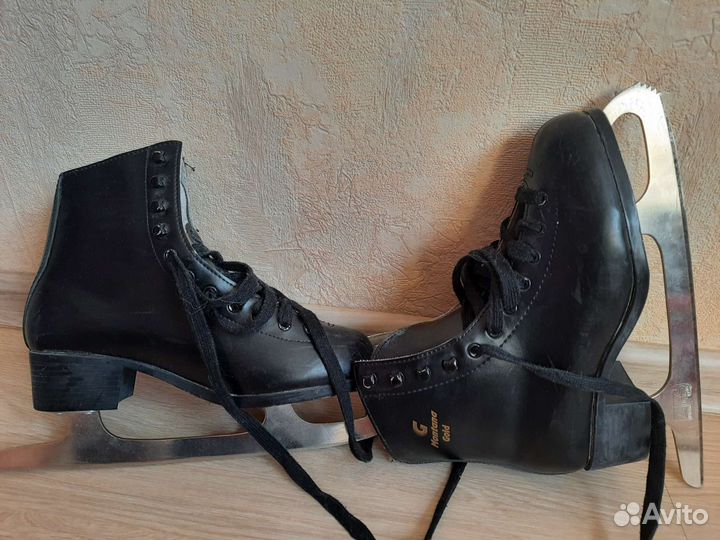 Коньки фигурные