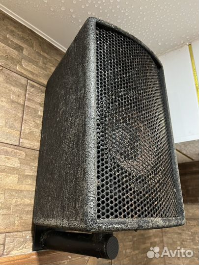 Колонки с встроенным усилителем 2*2