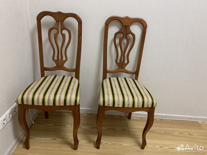 Стул деревянный