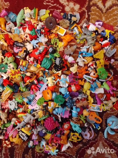 Игрушки из киндера пакетом