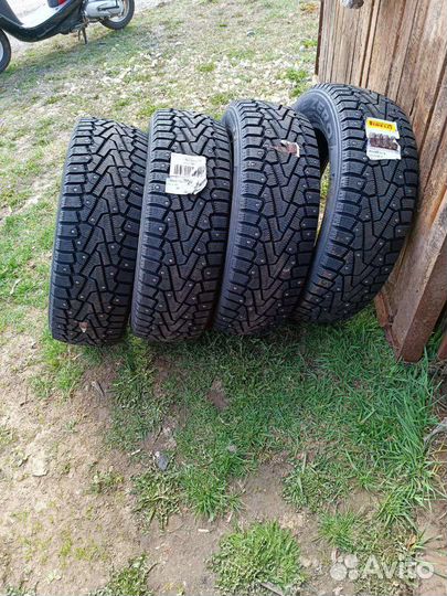 Pirelli Winter Ice Zero 225/60 R18 104T