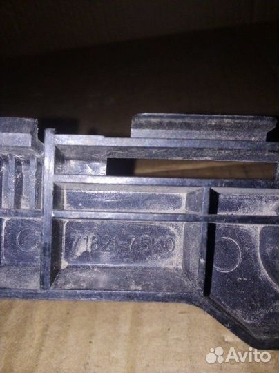 Кронштейн бампера задний правый Suzuki Sx4 седан