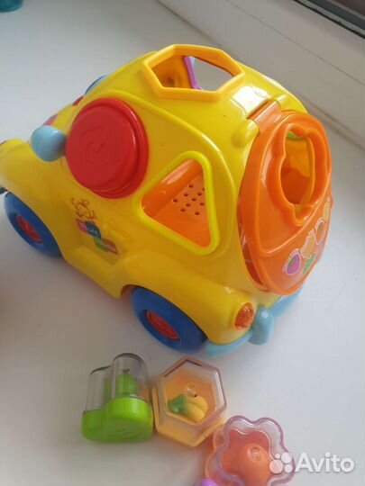 Развивающая машинка-сортер