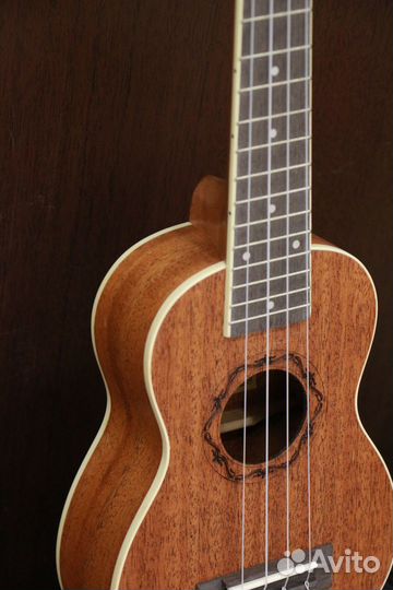 Электро укулеле, гавайская гитара с подключением