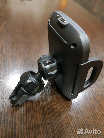 Беспроводная автомоб. зарядка с датчиком приближен