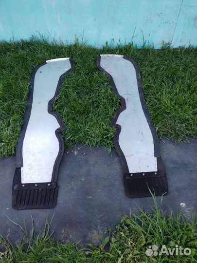 Щитки передних арок колес