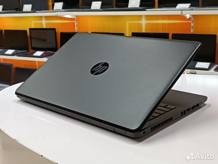Ноутбук HP 15.6''Core i5 7200u 8Gb Radeon 520 SSD