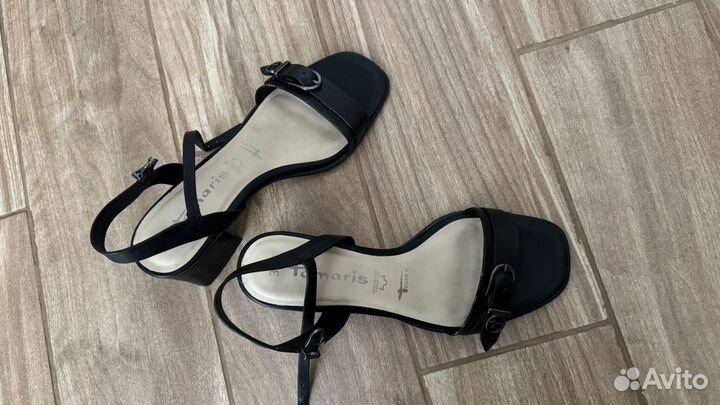 Босоножки черные 39. Tamaris. Натуральная кожа