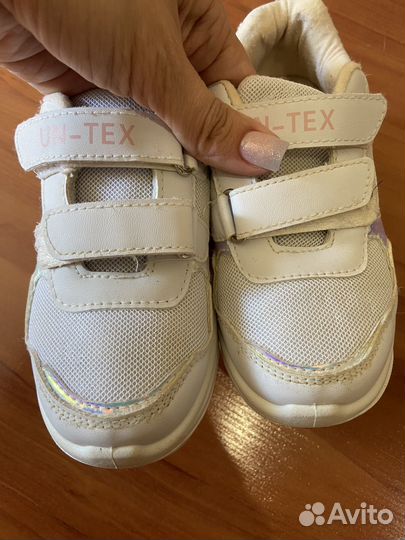 Кроссовки 27