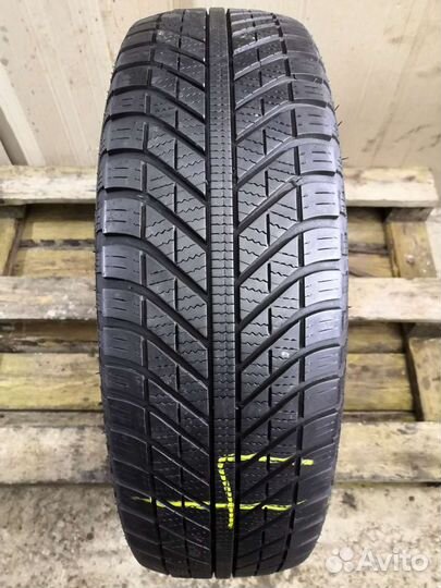 Goodyear Vector 4Seasons 215/70 R16