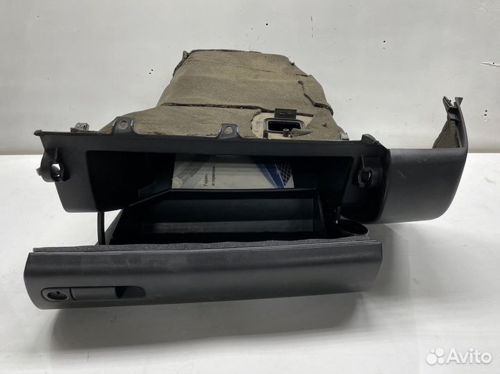 Бардачок Mazda 3 BK хэтчбек