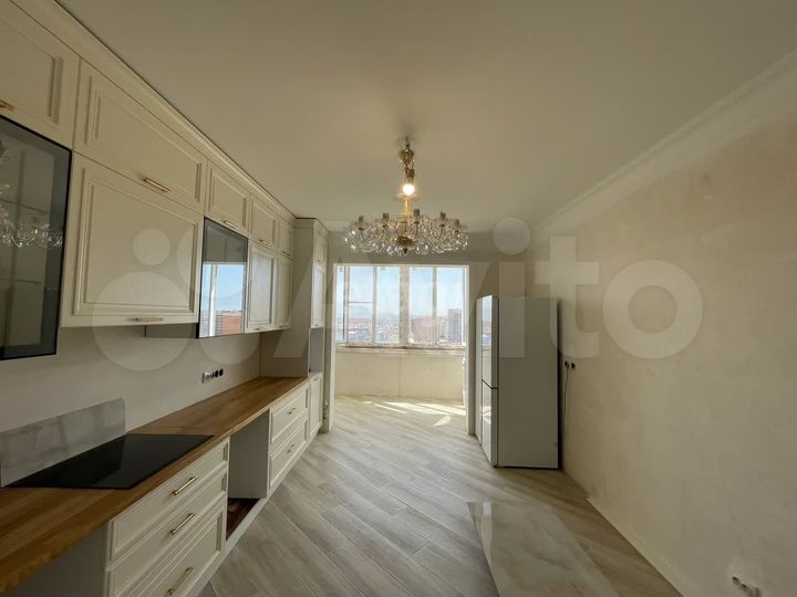 2-к. квартира, 91 м², 15/17 эт.