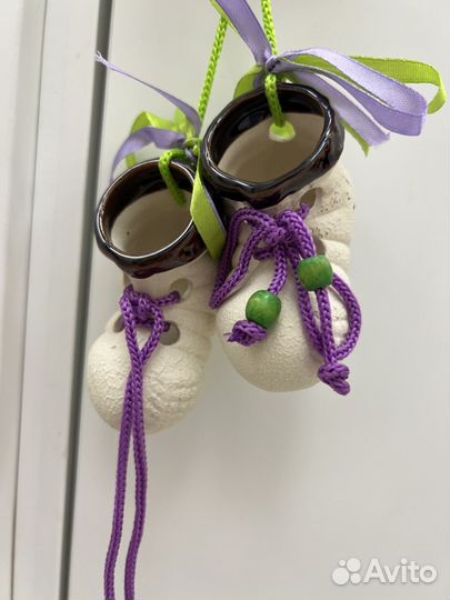 Керамика ручной работы оберег лапти подкова