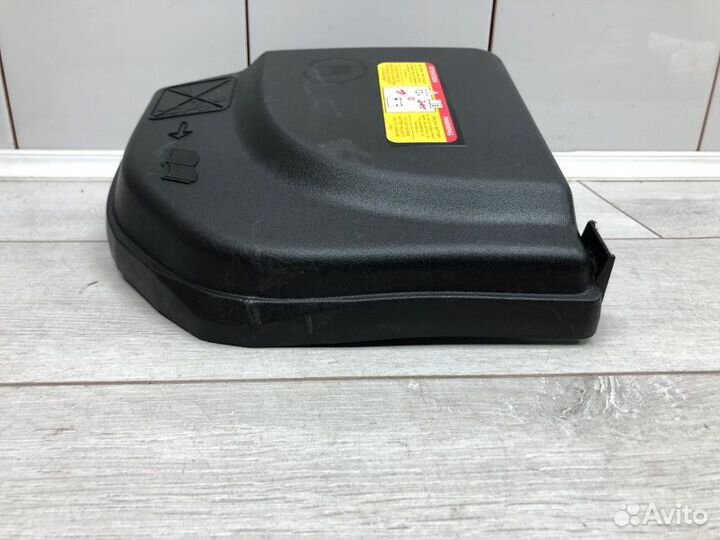 Крышка блока предохранителей Peugeot 3008 хэтчбек