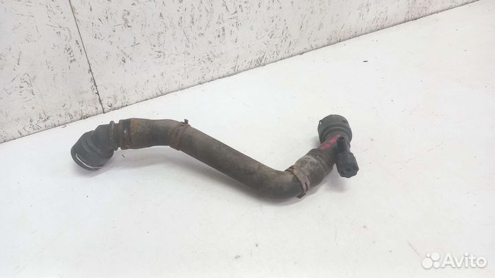 Патрубок радиатора нижний Volksvagen Golf 4