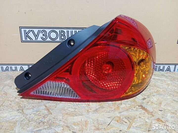 Фонарь правый Kia Spectra (00-11г) иж