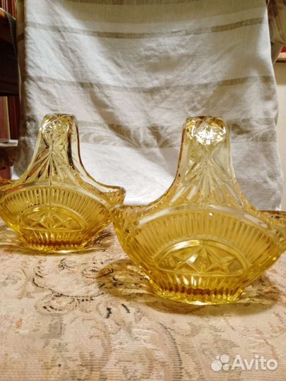 Ваза конфетница цветное стекло