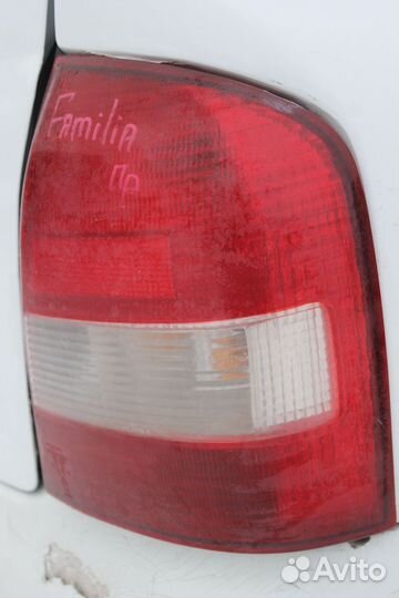 Mazda Familia BJ фонарь правый