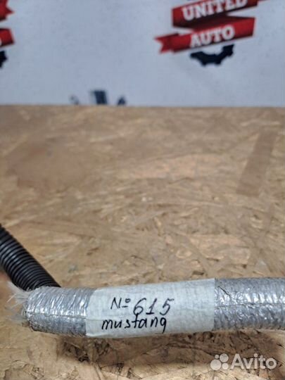 Трубка угольного фильтра Ford Mustang 5.0 GT 2017