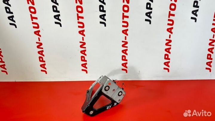 Кронштейн Крепления крыла передний правый Audi A6