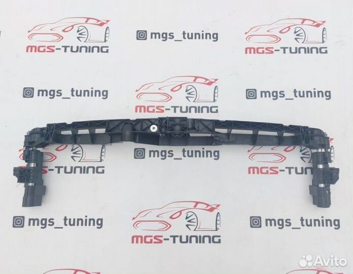 Опора решетки радиатора на E-Class W212 13-16гг