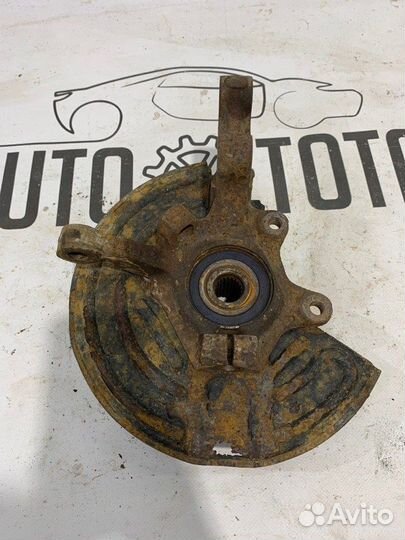 Кулак поворотный передний левый Renault Symbol