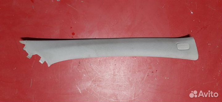 Накладка на стойку передняя правая Mercedes Benz