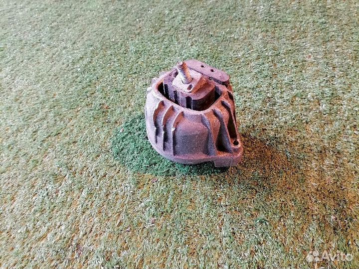 Опора двигателя (подушка двс) 13981112 BMW 3-serie