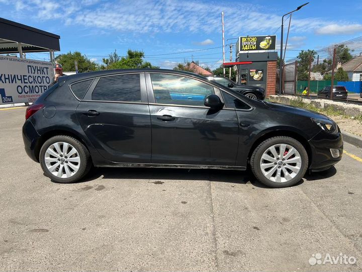 Opel Astra 1.6 МТ, 2011, 175 000 км