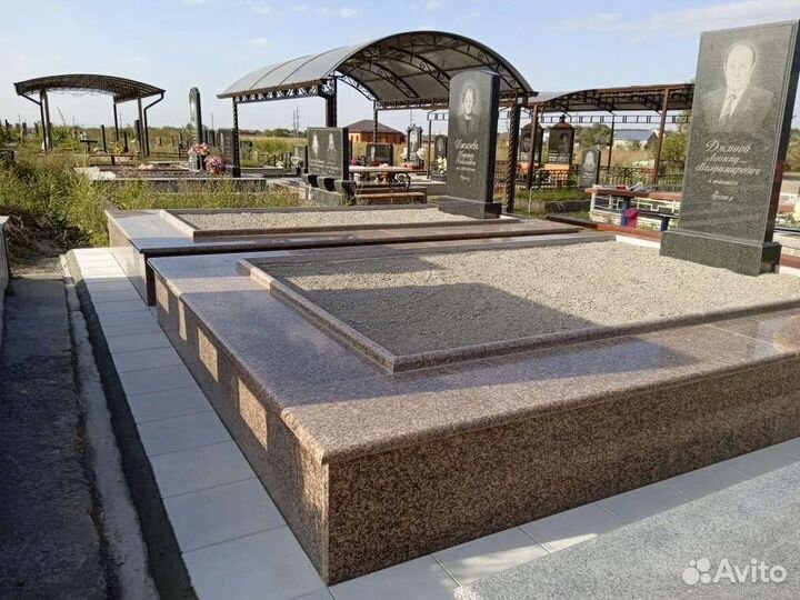 Работы на кладбище