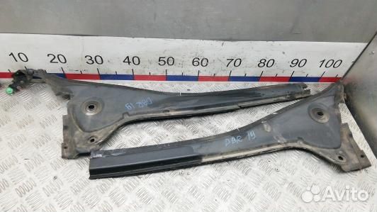 Накладка декоративная (жабо, дождевик) renault esp