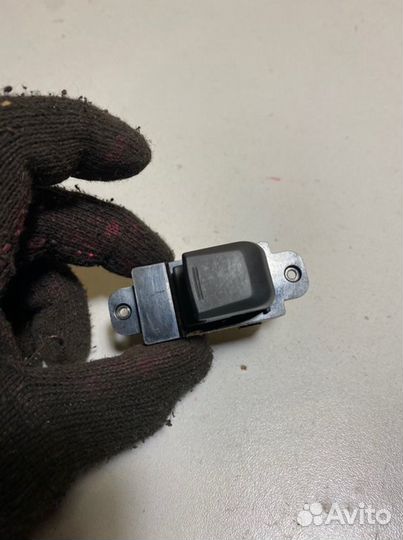 Кнопка стеклоподъемника Kia Rio 3