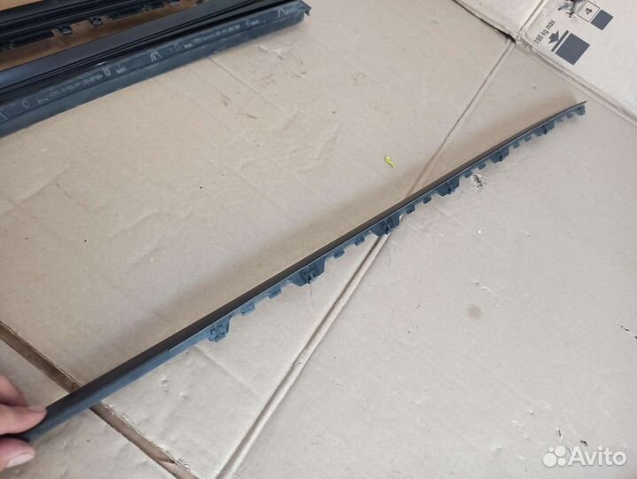 Bmw x5 f15 молдинг лобового стекла левый