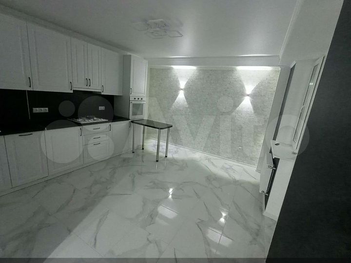 2-к. квартира, 82 м², 15/16 эт.