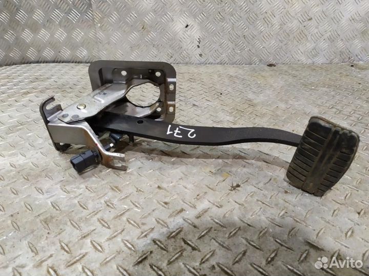 Педаль тормоза Mitsubishi Lancer 9