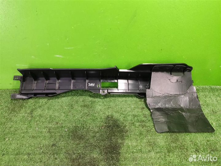 Держатель полки багажника правый Mercedes Benz ML