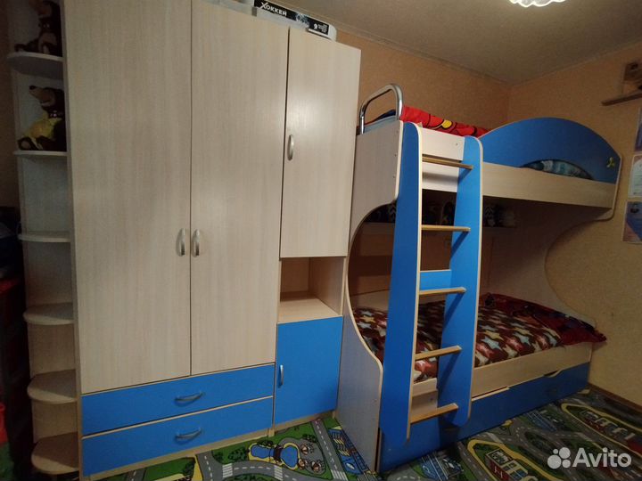 Детский спальный гарнитур,двухъярусная кровать