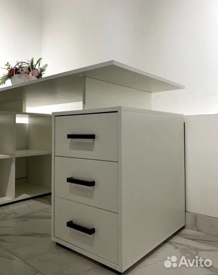 Стол компьютерный угловой