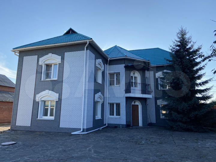 Коттедж 339,2 м² на участке 15 сот.