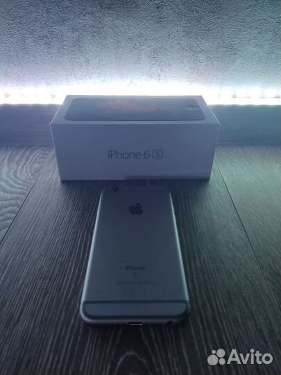 iPhone 6S, 32 ГБ