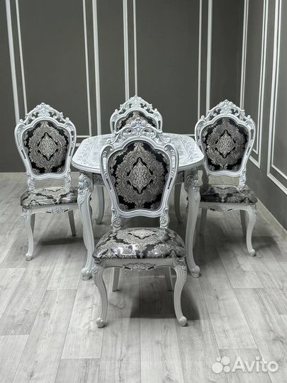 Стол и стулья в гостиную. В наличии