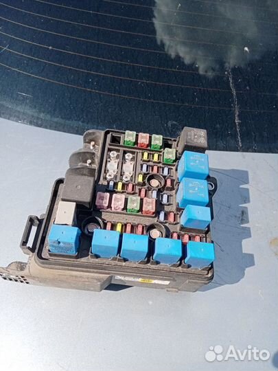 Блок предохранителей (Моторный) Kia Cee'd 1