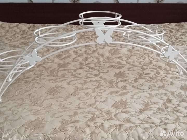 Подставка под цветы металлическая