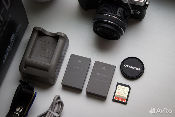 Olympus OM-D E-M10 Mark III Kit + Комплект