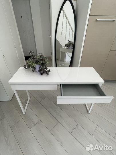 Письменный стол IKEA Бесто