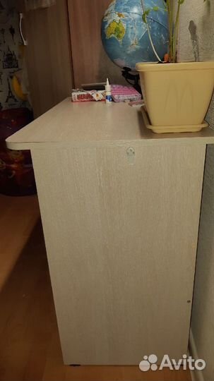 Стол детский и полка