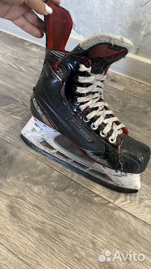 Хоккейные коньки bauer